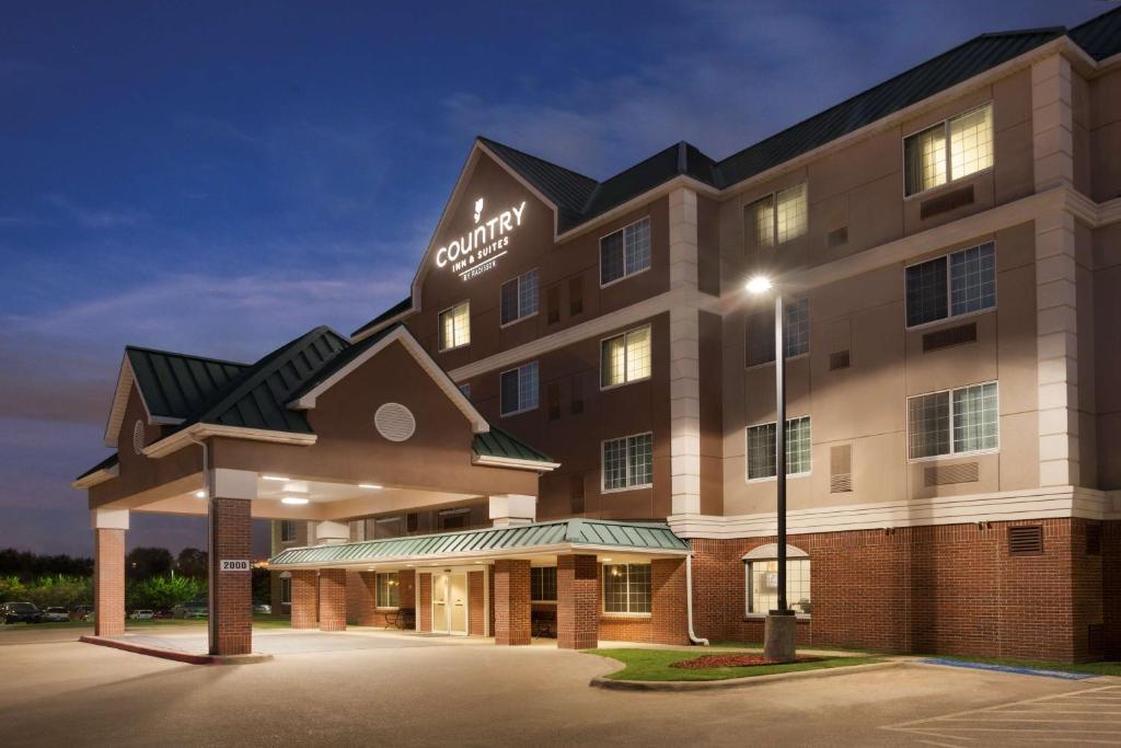 Country Inn & Suites by Radisson DFW Airport South TX Main image 1